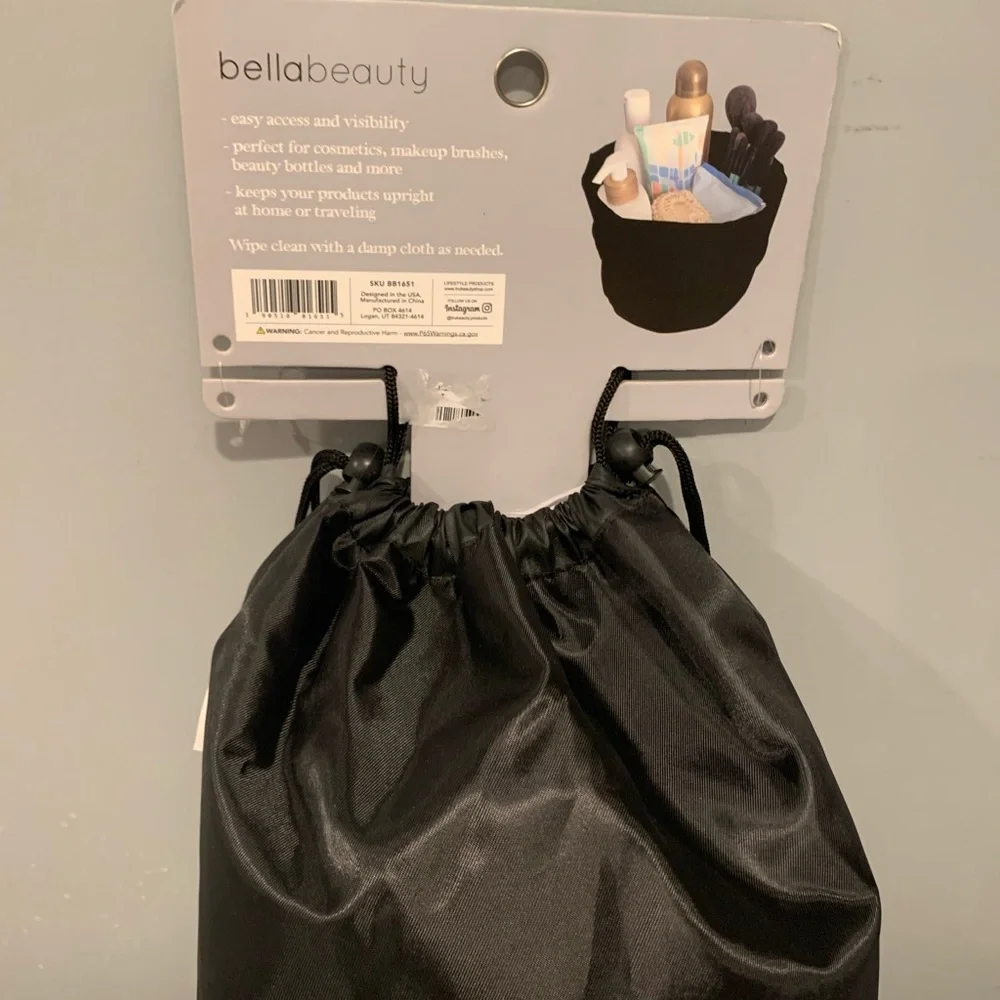 NWT Bella beauty black drawstring cosmetic bag.Perfect gift!
